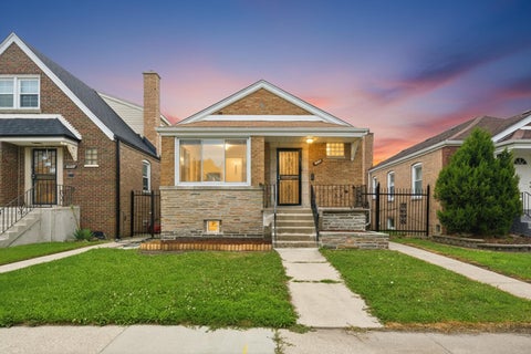 Photo of 8004 S Richmond Street, Chicago, IL 60652 (MLS # 12733331)