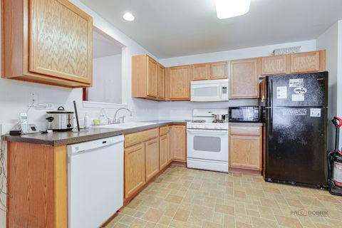 Tiny photo for 651 S Essington Drive, Round Lake, IL 60073 (MLS # 12607009)