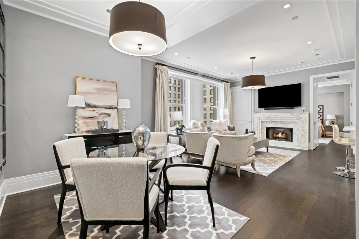 159 E WALTON Place 6B