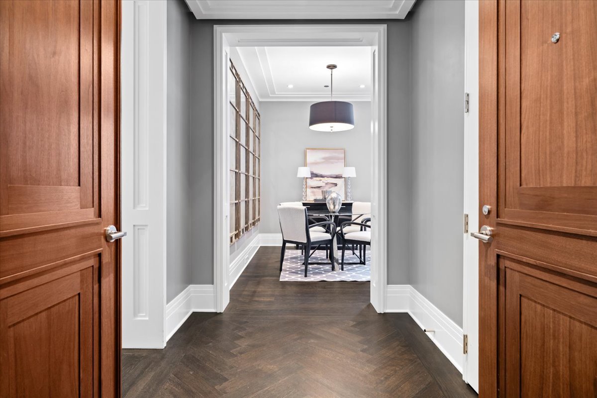 159 E WALTON Place 6B