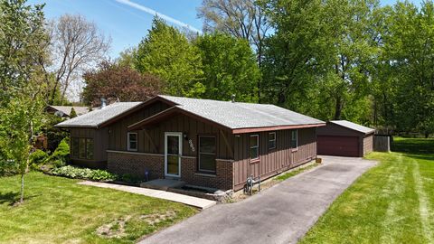 Photo of 865 Riverside Drive, South Elgin, IL 60177 (MLS # 12630825)