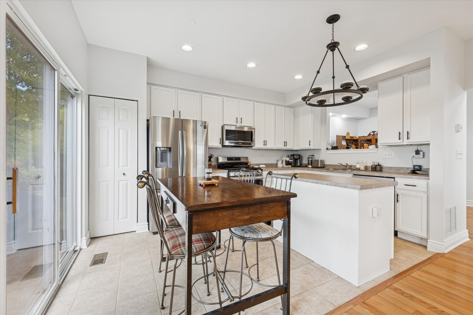 Plainfield, Illinois 60586, United States, 3 Bedrooms Bedrooms, ,3 BathroomsBathrooms,Residential,Contingent,235818