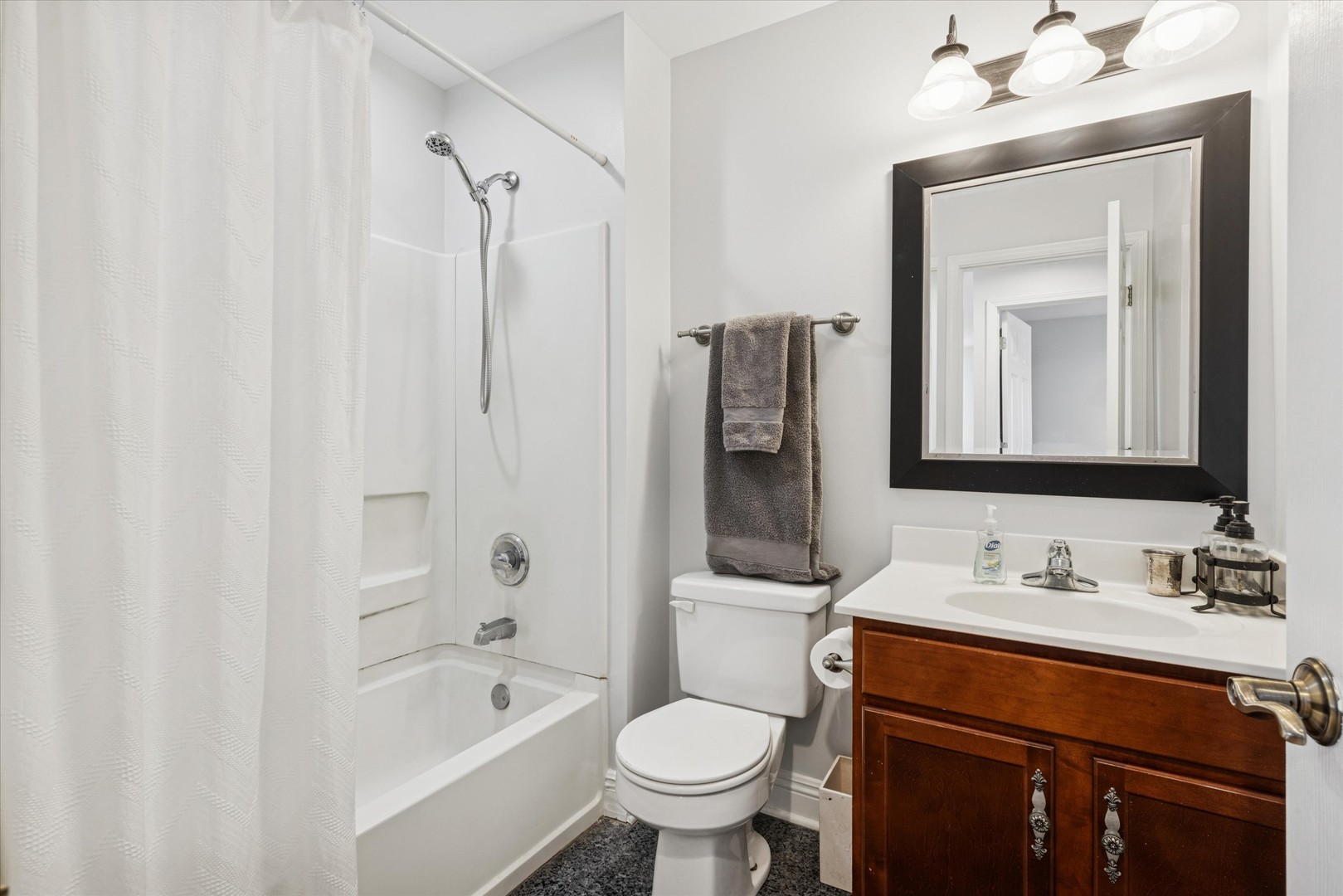 Plainfield, Illinois 60586, United States, 3 Bedrooms Bedrooms, ,3 BathroomsBathrooms,Residential,Contingent,235818