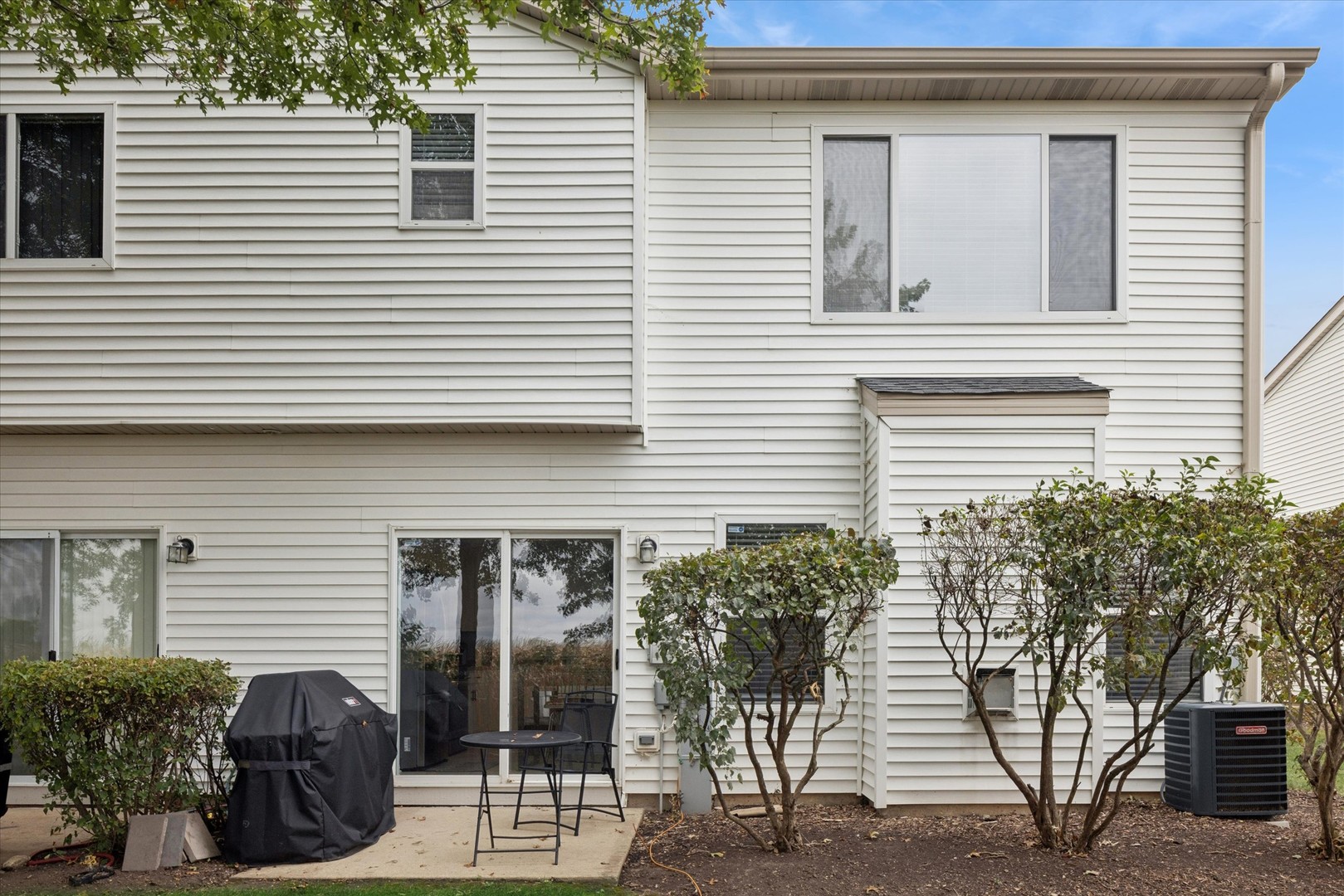 Plainfield, Illinois 60586, United States, 3 Bedrooms Bedrooms, ,3 BathroomsBathrooms,Residential,Contingent,235818