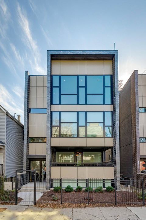 Photo of 2869 W Lyndale Street #3, Chicago, IL 60647 (MLS # 12687093)