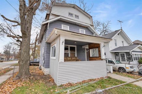 Tiny photo for 425 Albert Avenue, Rockford, IL 61101 (MLS # 12637042)