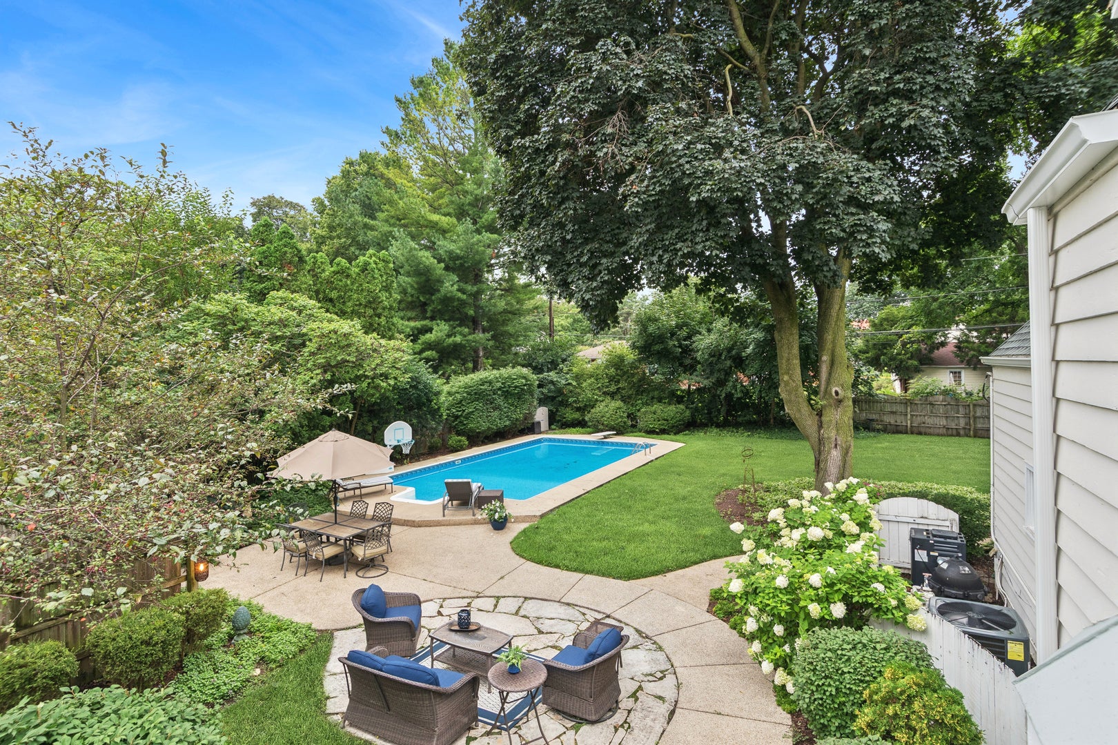 301 Le Grande Boulevard