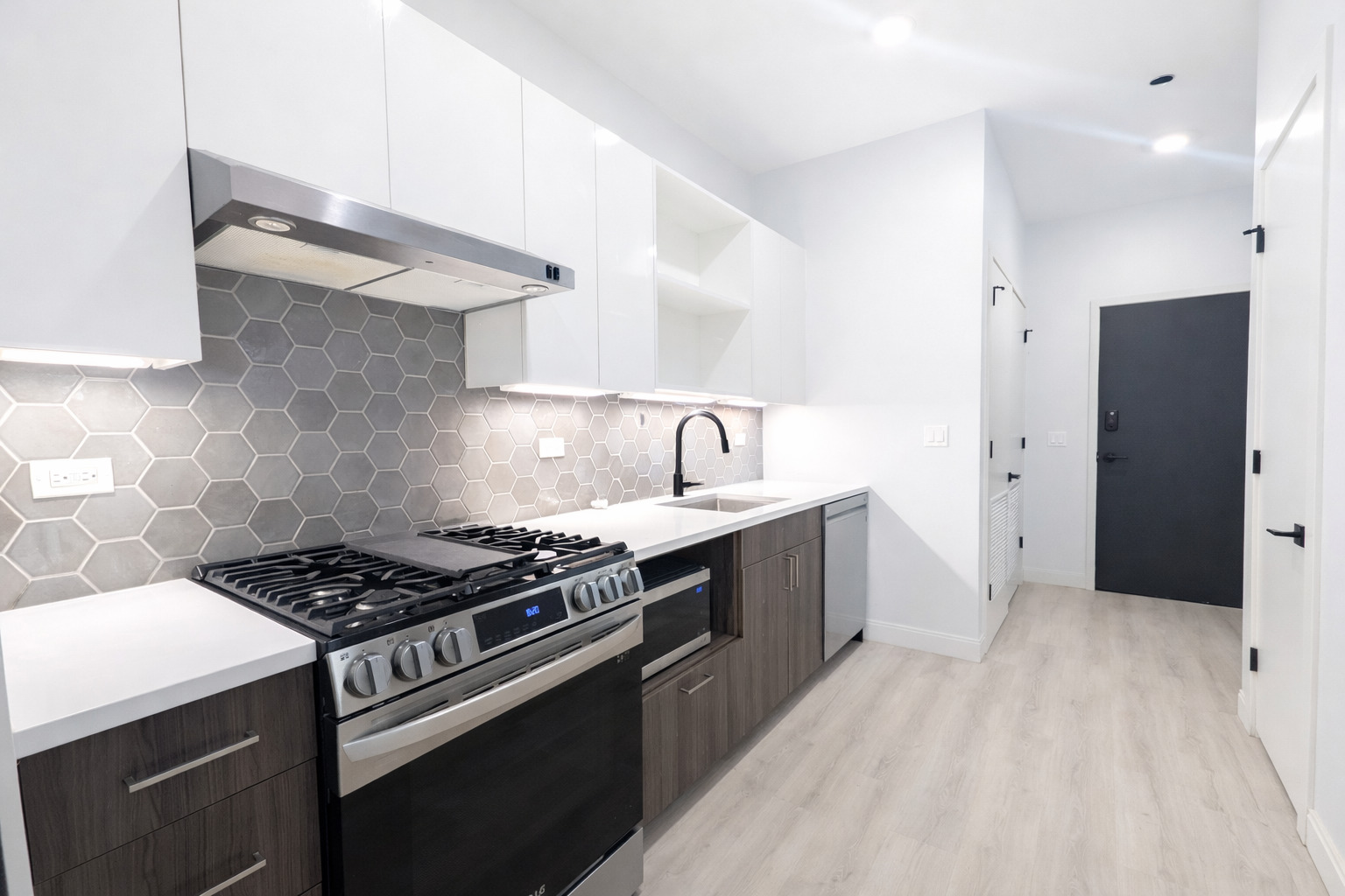 948 W Sunnyside Avenue 306