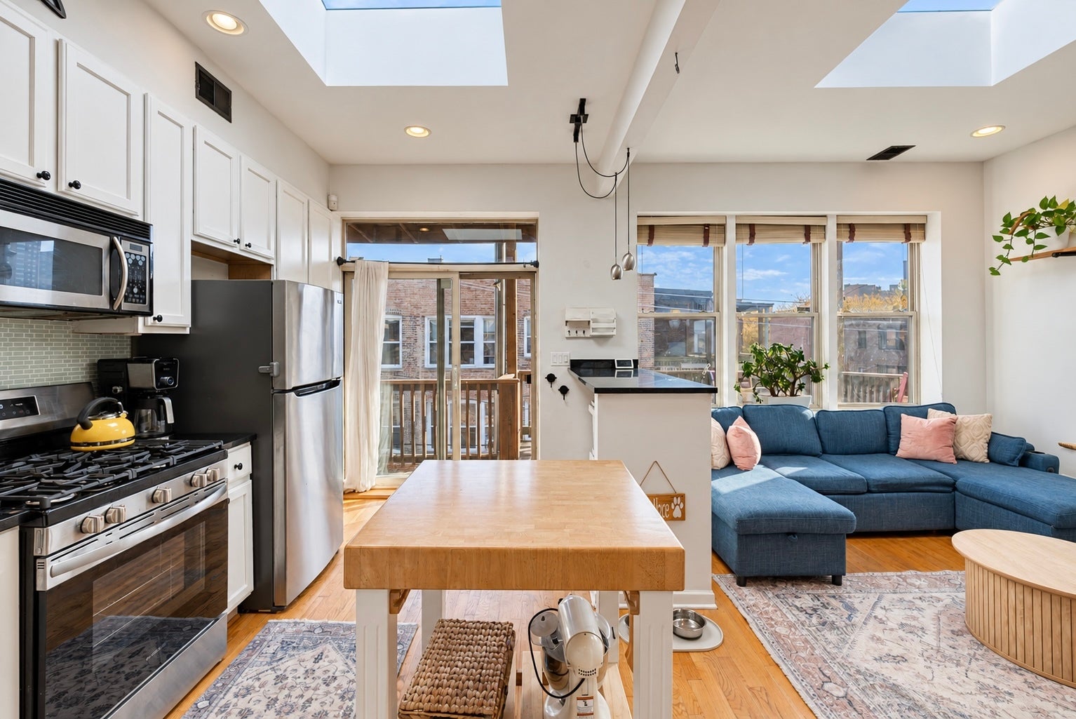 835 W Lawrence Avenue 3S
