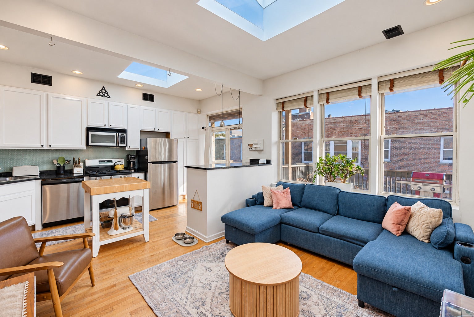835 W Lawrence Avenue 3S