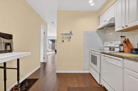 Tiny photo for 9619 Bianco Terrace #D, Des Plaines, IL 60016 (MLS # 12580067)