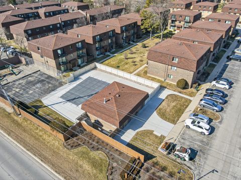 Tiny photo for 9619 Bianco Terrace #D, Des Plaines, IL 60016 (MLS # 12580067)