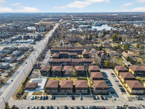 Tiny photo for 9619 Bianco Terrace #D, Des Plaines, IL 60016 (MLS # 12580067)