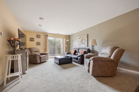 Tiny photo for 815 Leicester Road #114A, Elk Grove Village, IL 60007 (MLS # 12603543)