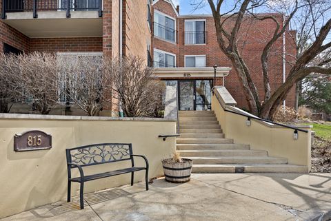 Tiny photo for 815 Leicester Road #114A, Elk Grove Village, IL 60007 (MLS # 12603543)
