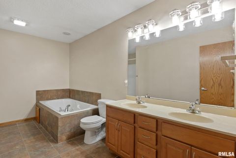 Tiny photo for 6112 34TH Avenue A Court, Moline, IL 61265 (MLS # QC4269654)