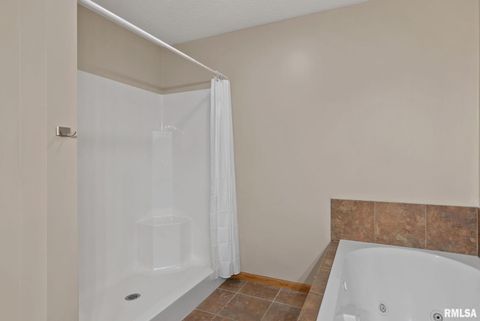 Tiny photo for 6112 34TH Avenue A Court, Moline, IL 61265 (MLS # QC4269654)