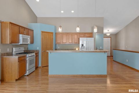 Tiny photo for 6112 34TH Avenue A Court, Moline, IL 61265 (MLS # QC4269654)