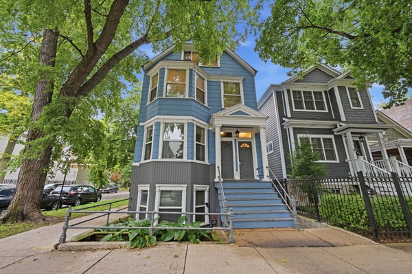 2135 W BARRY AVE, CHICAGO, IL 60618 - Image 8c19dc3373ef97f485b6a0cc100c5355/620943753