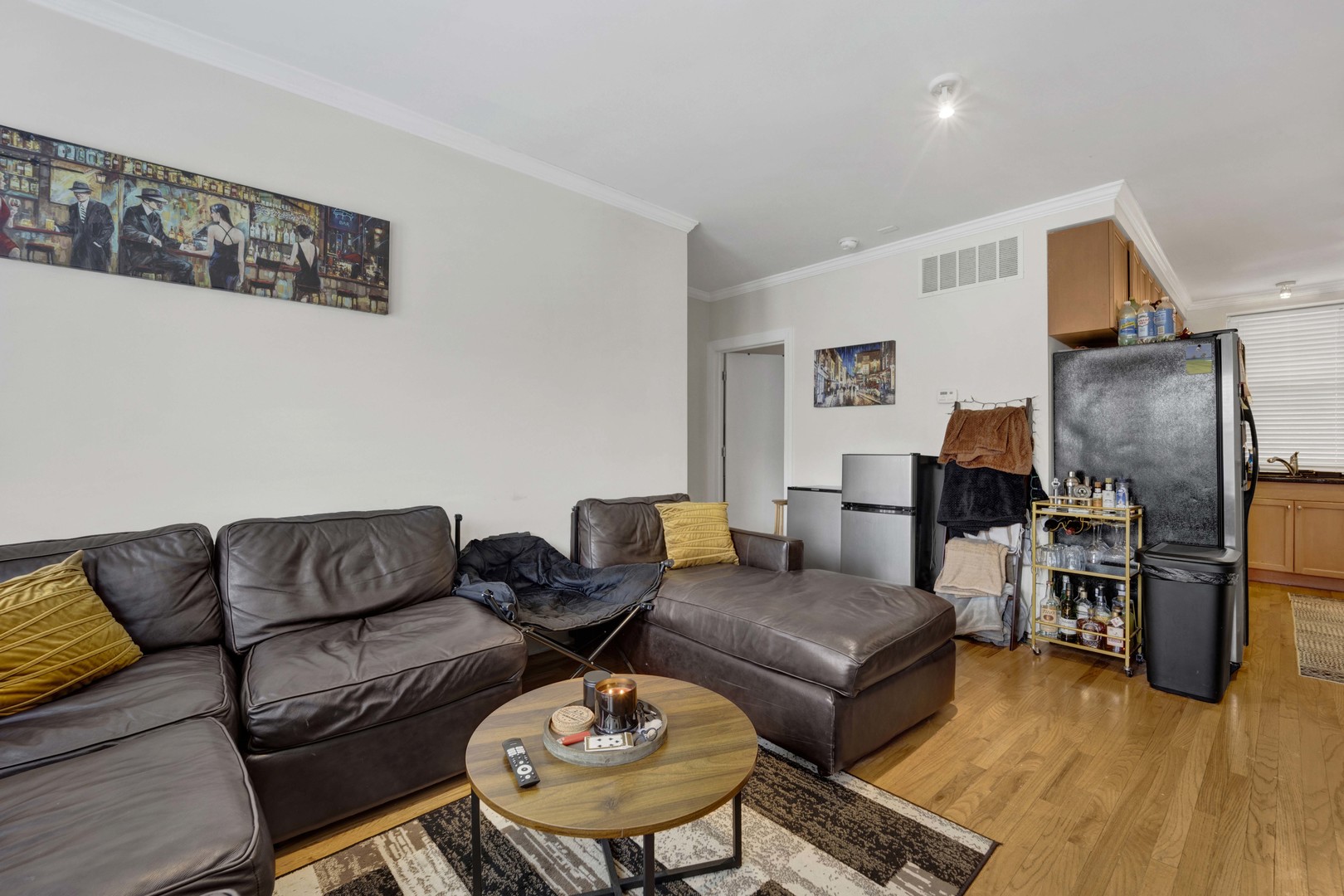 1152 W Cornelia Avenue 1