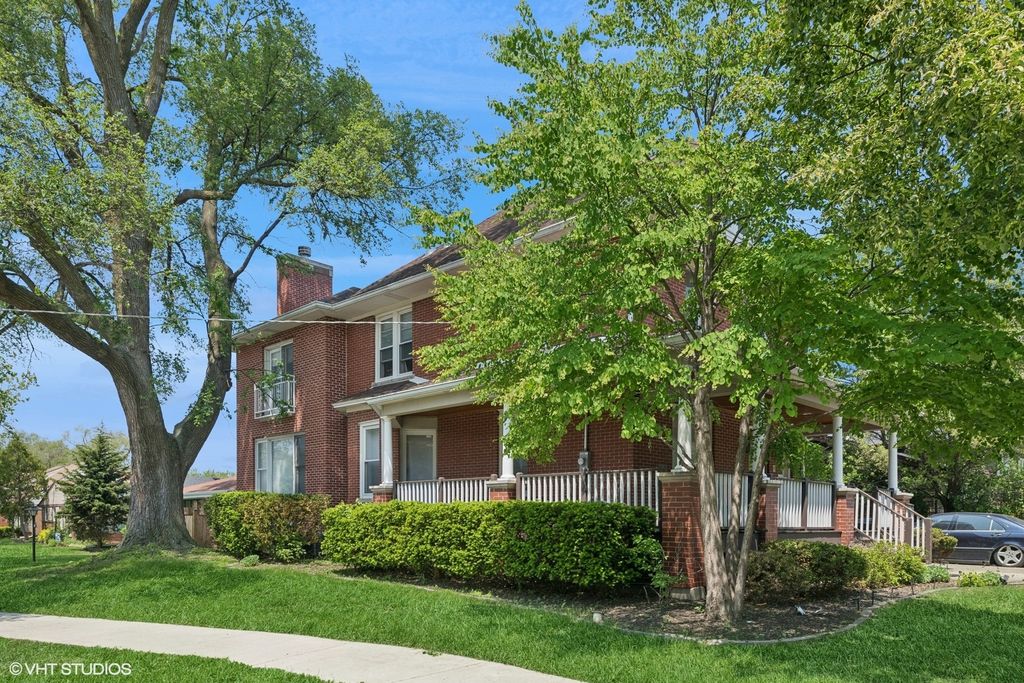 Photo for 8534 Terminal Avenue, Skokie, IL 60077 (MLS # 12504463)