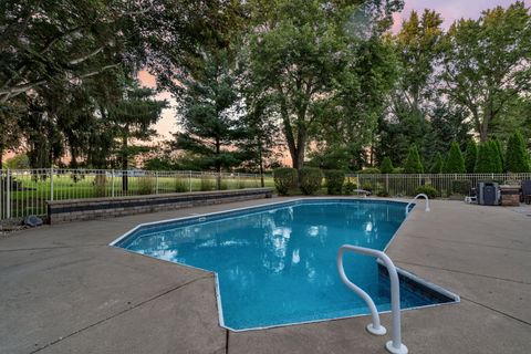 Tiny photo for 22140 SW Frontage Road, Joliet, IL 60404 (MLS # 12456701)