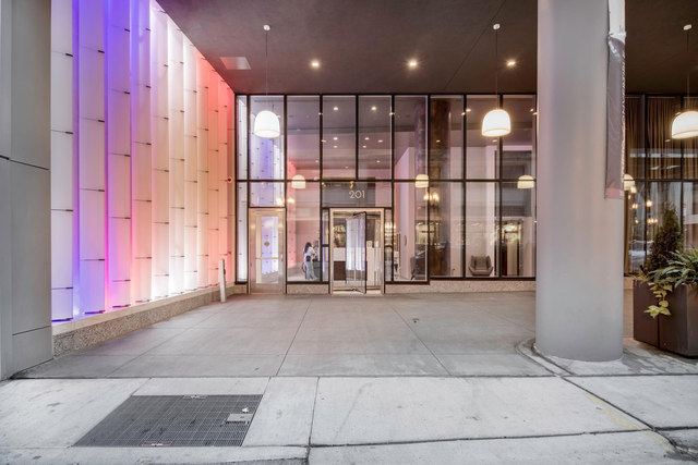 Photo 1 of 32 — 201 N Garland Court 2402, Chicago, IL 60601