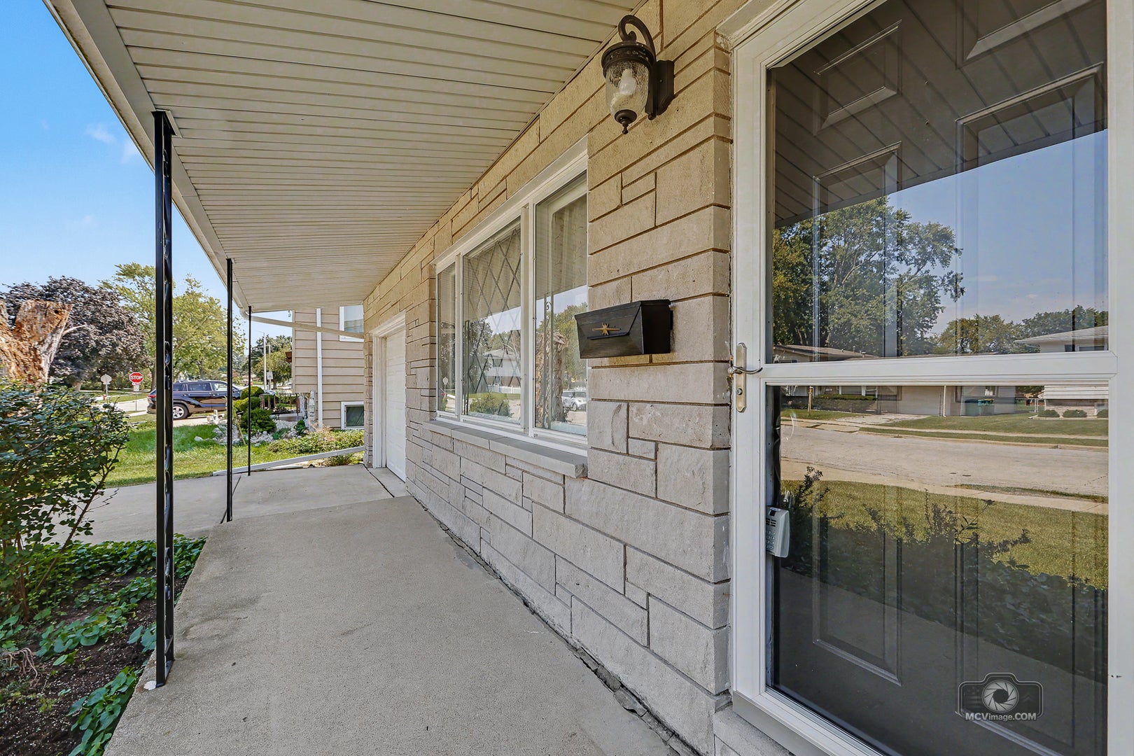 2204 Douglas Street