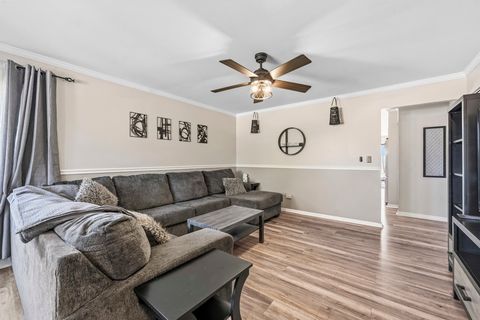Tiny photo for 1041 Fulton Drive, Streamwood, IL 60107 (MLS # 12640636)
