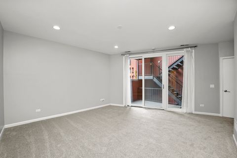 Tiny photo for 1552 N LEAVITT Street #1552, Chicago, IL 60622 (MLS # 12463966)