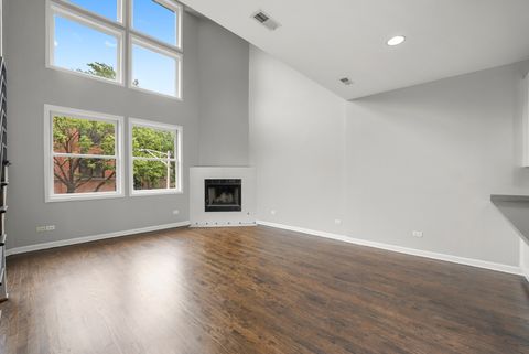Tiny photo for 1552 N LEAVITT Street #1552, Chicago, IL 60622 (MLS # 12463966)