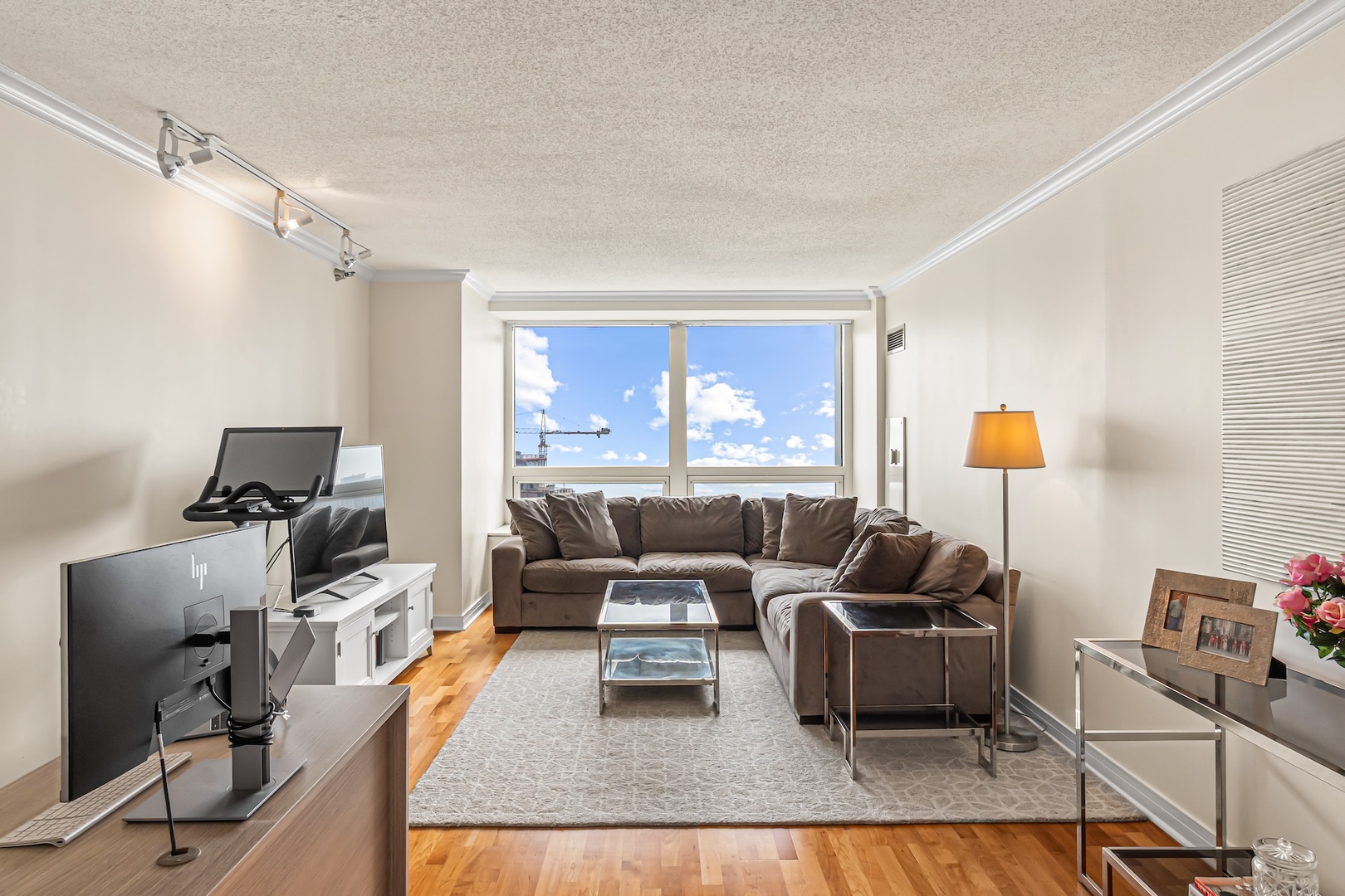 512 N Mcclurg Court 5505