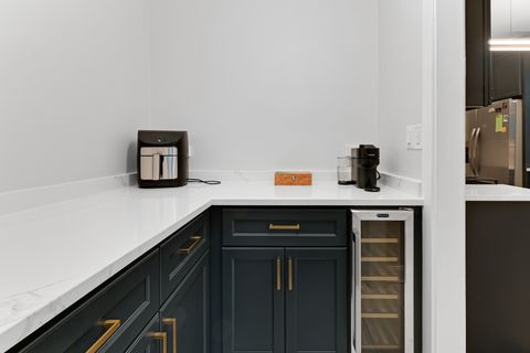 Tiny photo for 5000 S East End Avenue #2D, Chicago, IL 60615 (MLS # 12494941)