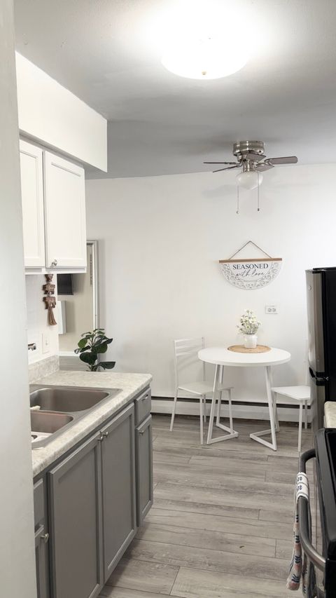 Tiny photo for 605 N Wolf Road #B9, Hillside, IL 60162 (MLS # 12583670)