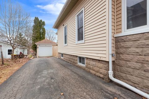 Tiny photo for 934 Clay Street, Woodstock, IL 60098 (MLS # 12591834)