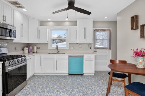 Tiny photo for 210 3rd Street, Downers Grove, IL 60515 (MLS # 12553933)