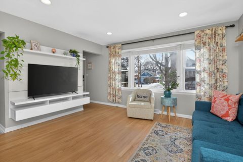 Tiny photo for 210 3rd Street, Downers Grove, IL 60515 (MLS # 12553933)