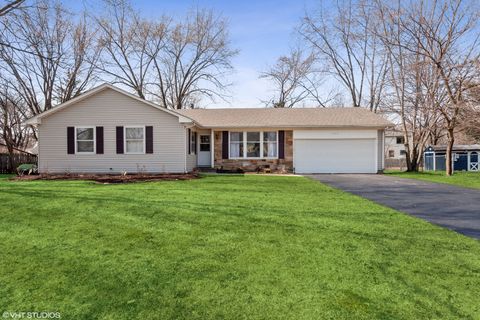 Photo of 1915 Farmington Court, Naperville, IL 60565 (MLS # 12509894)