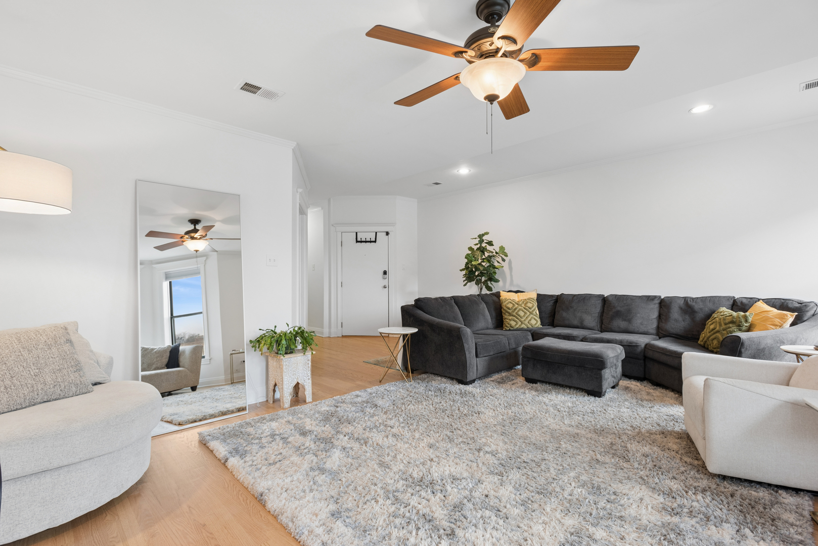 3909 N Sheridan Road 3H