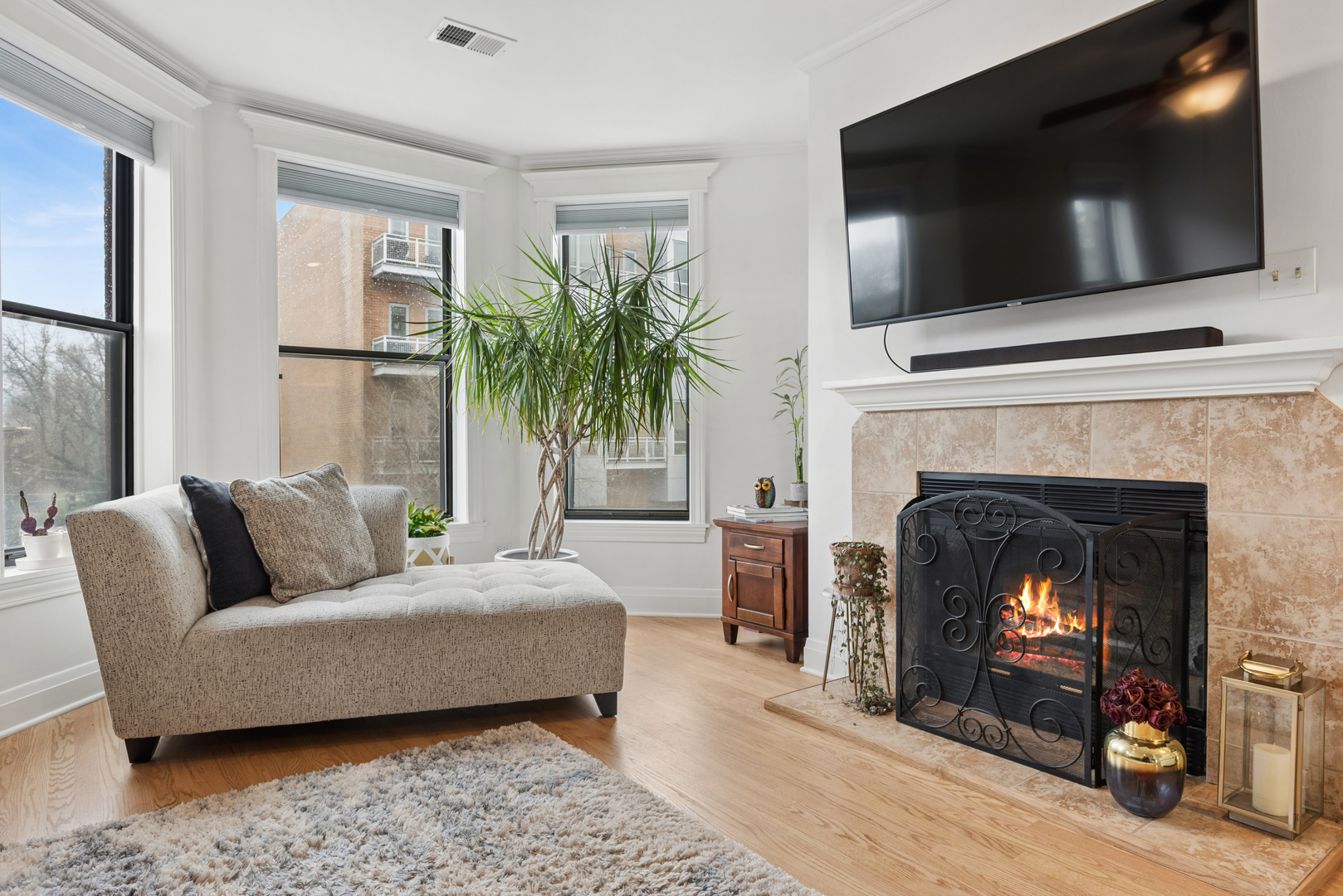 3909 N Sheridan Road 3H