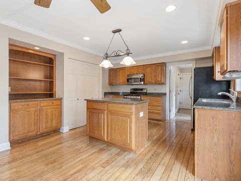 Tiny photo for 3925 Charlemagne Drive, Hoffman Estates, IL 60192 (MLS # 12458931)