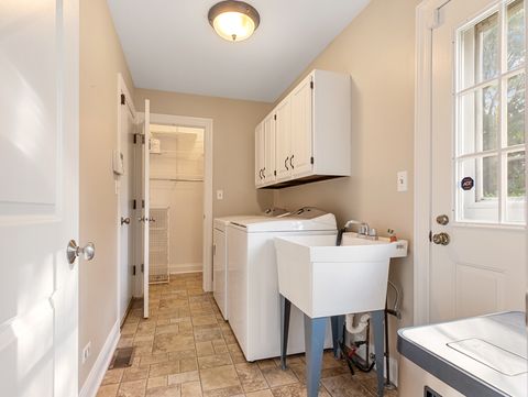 Tiny photo for 3925 Charlemagne Drive, Hoffman Estates, IL 60192 (MLS # 12458931)