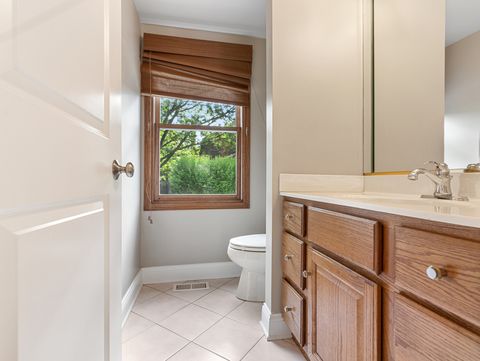 Tiny photo for 3925 Charlemagne Drive, Hoffman Estates, IL 60192 (MLS # 12458931)