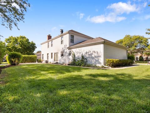 Tiny photo for 3925 Charlemagne Drive, Hoffman Estates, IL 60192 (MLS # 12458931)
