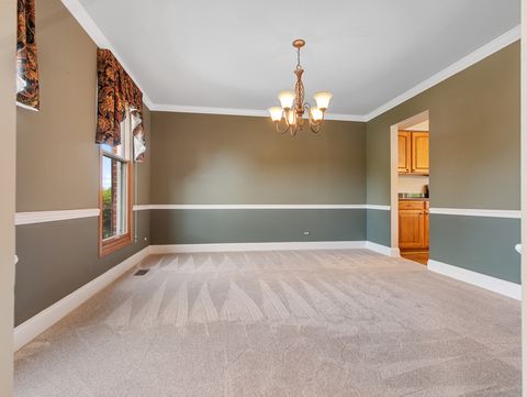Tiny photo for 3925 Charlemagne Drive, Hoffman Estates, IL 60192 (MLS # 12458931)