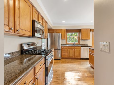 Tiny photo for 3925 Charlemagne Drive, Hoffman Estates, IL 60192 (MLS # 12458931)