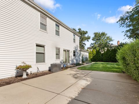 Tiny photo for 3925 Charlemagne Drive, Hoffman Estates, IL 60192 (MLS # 12458931)