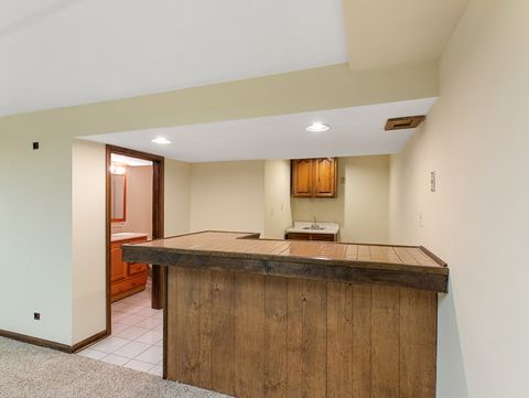Tiny photo for 3925 Charlemagne Drive, Hoffman Estates, IL 60192 (MLS # 12458931)