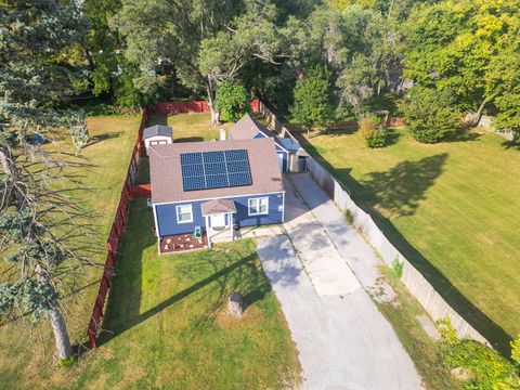 Tiny photo for 823 Lenwood Court, Aurora, IL 60506 (MLS # 12485732)