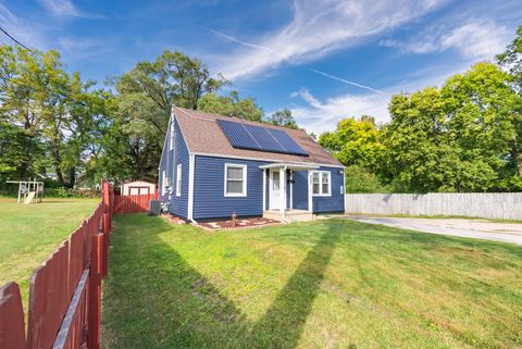 Tiny photo for 823 Lenwood Court, Aurora, IL 60506 (MLS # 12485732)